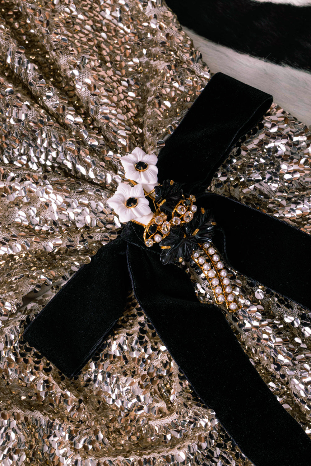 brooches & pins