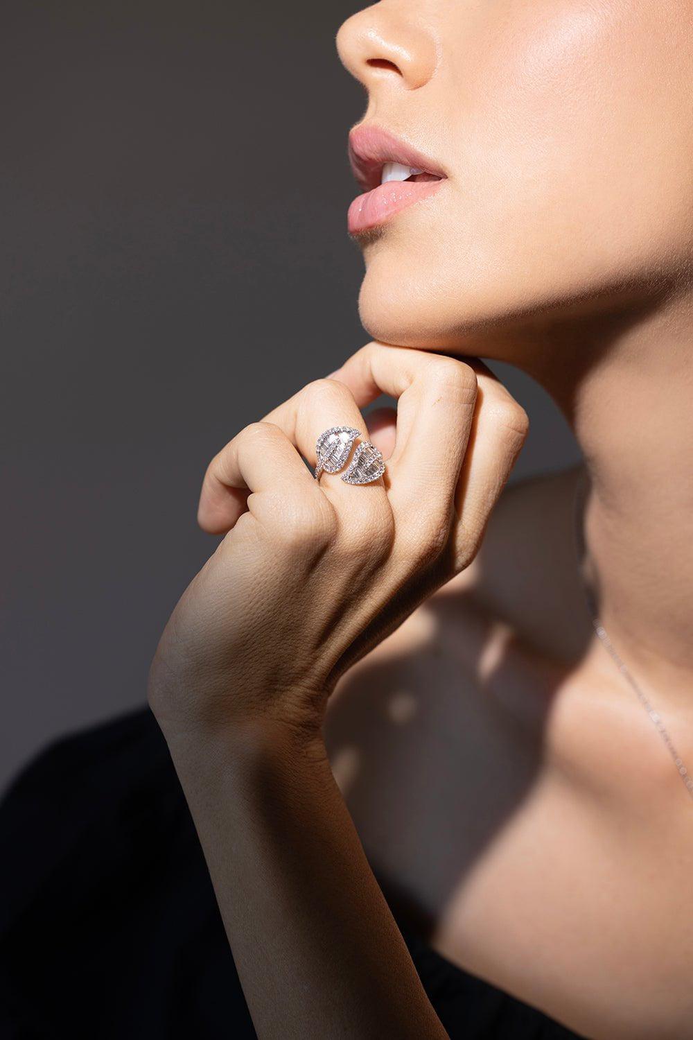 ANITA KO-Medium Diamond Leaf Ring-
