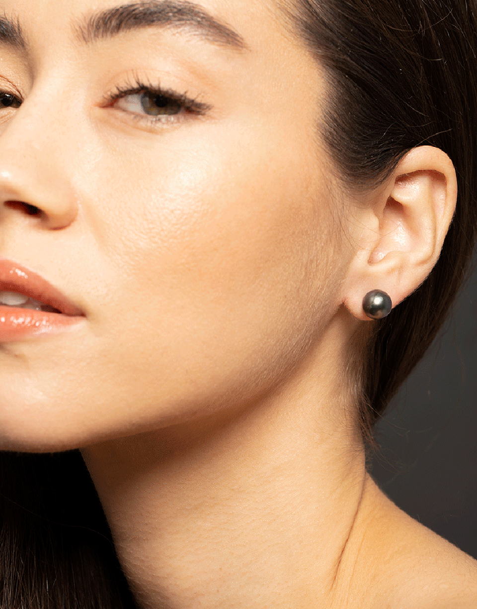 BAGGINS-Tahitian Pear Stud-WHITE GOLD