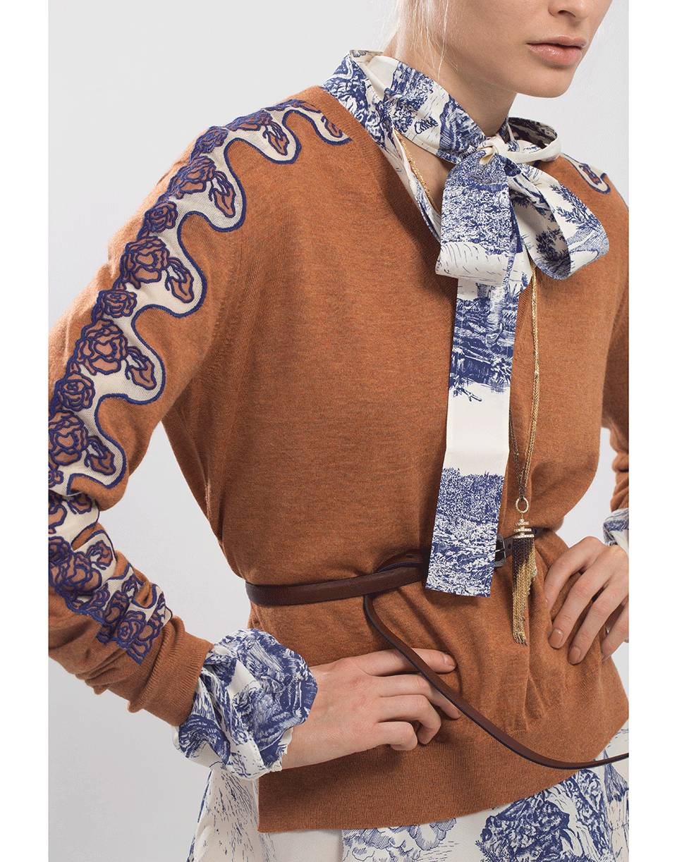 CHLOÉ-Embroidered Sleeve V-Neck Sweater-