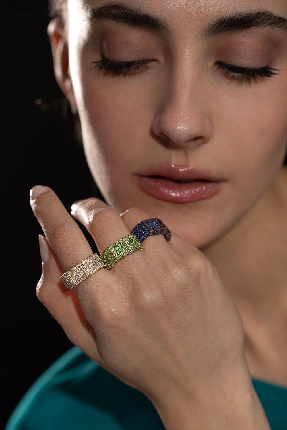 DRIES CRIEL-Signet Ring - Blue Sapphire-YELLOW GOLD
