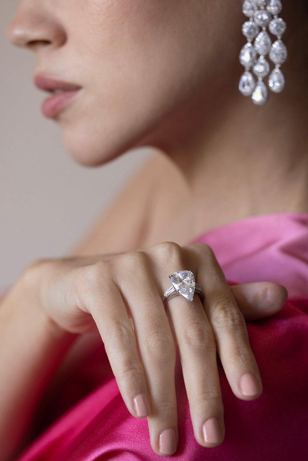 FANTASIA by DESERIO-Pear Baguette Ring-WHITE