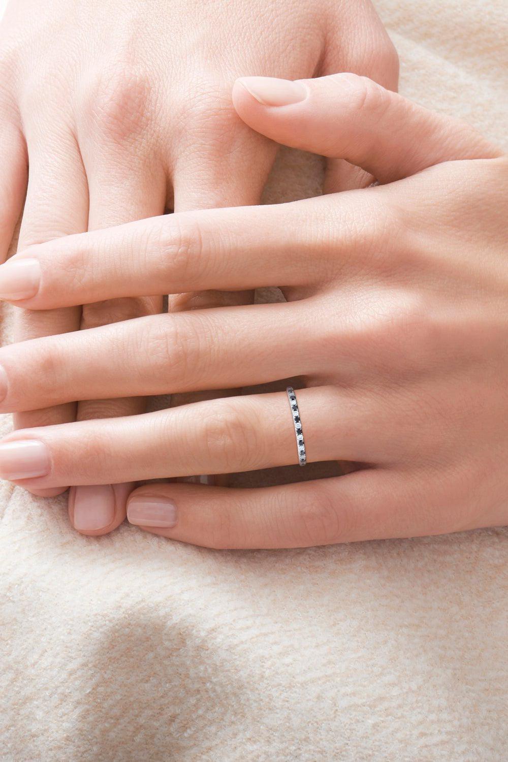 KWIAT-White Black Diamond Stackable Slim Ring-WHITE GOLD