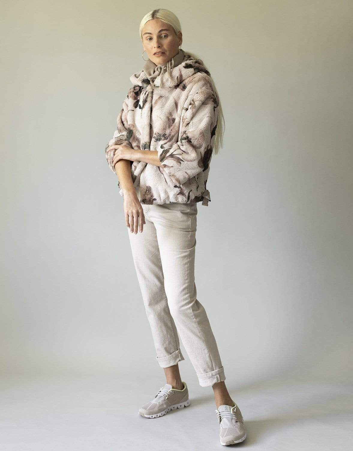 ON RUNNING-Sand and Pearl Cloud Running Shoe-