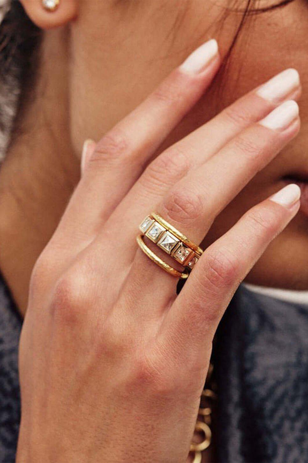 SINGLE STONE-Large Karina Ring-YELLOW GOLD