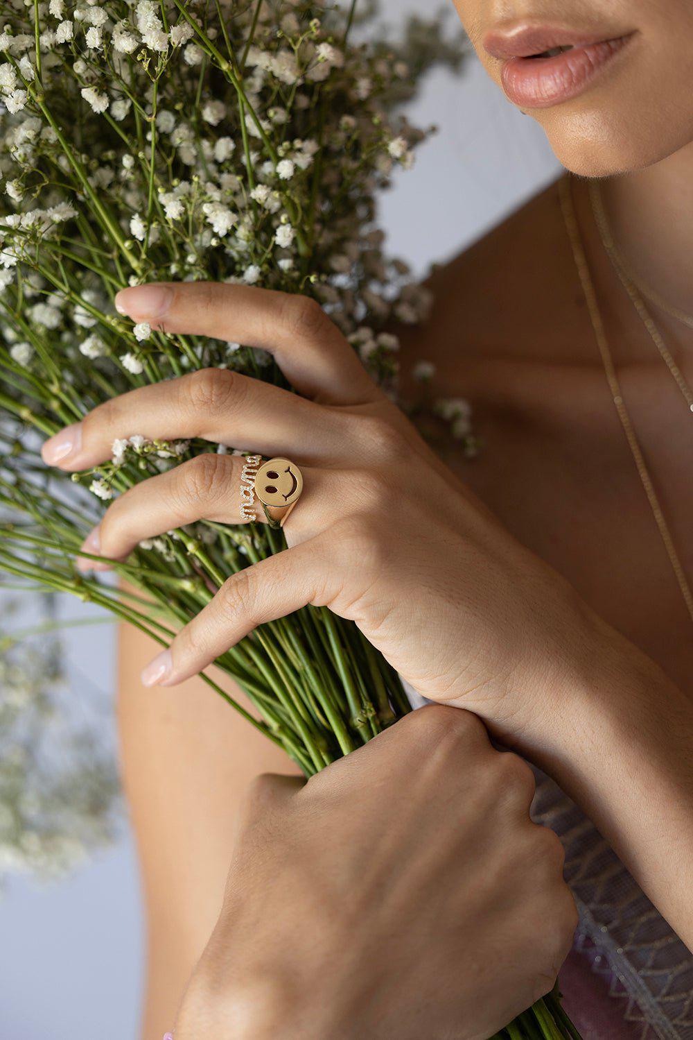 SYDNEY EVAN-Small Mama Script Ring-YELLOW GOLD