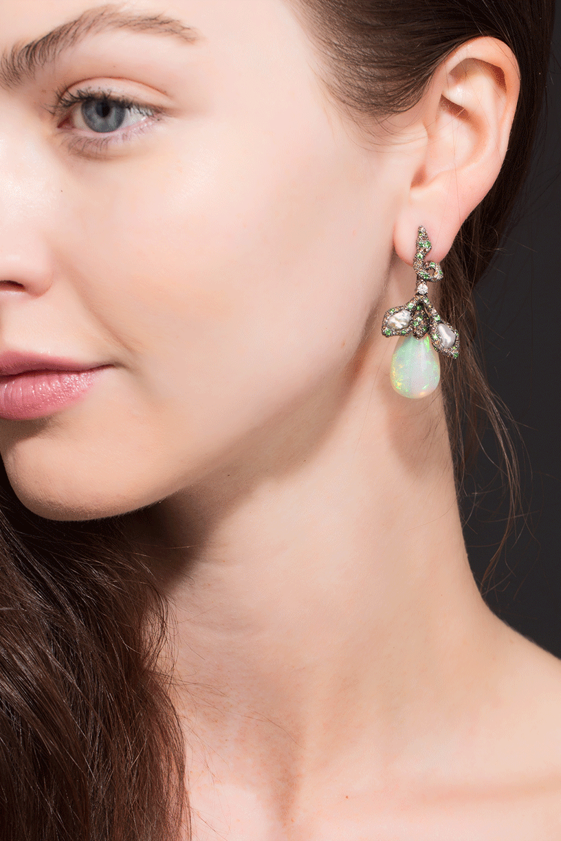 ARUNASHI-Opal Earrings-BLKGOLD