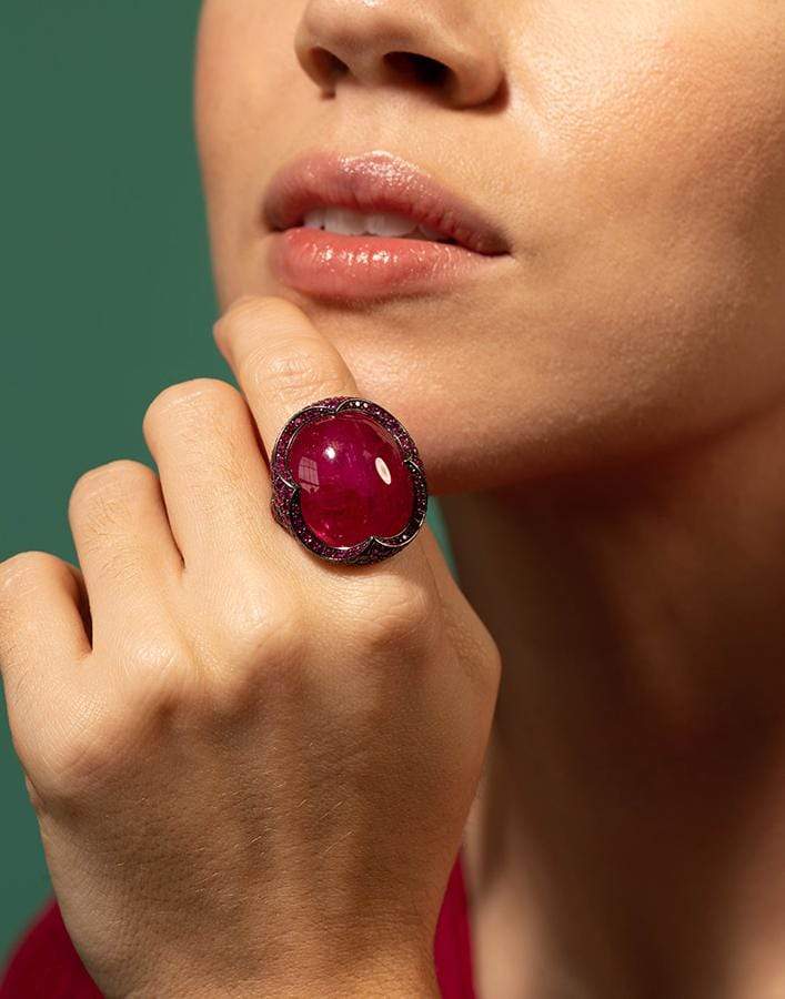 BAYCO-Oval Cabochon Ruby Ring-BLKGOLD