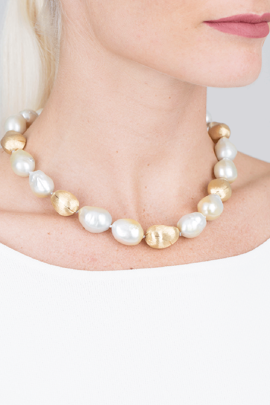 YVEL-Baroque Pearl Necklace-YELLOW GOLD