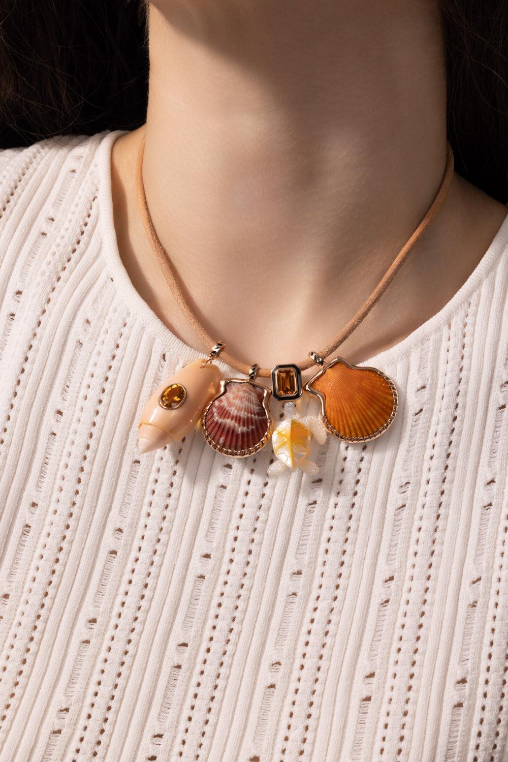 Medium Natural Clam Pendant-ROSE GOLD-M-JEWELRYFINE JEWELPENDANT-DEZSO BY SARA BELTRAN