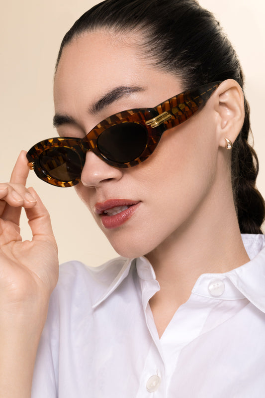Bold Ribbon Oval Sunglasses