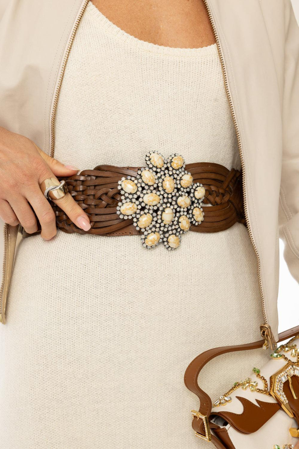 Eines Belt - Pearl | SILVIA TCHERASSI – Marissa Collections display picture 3