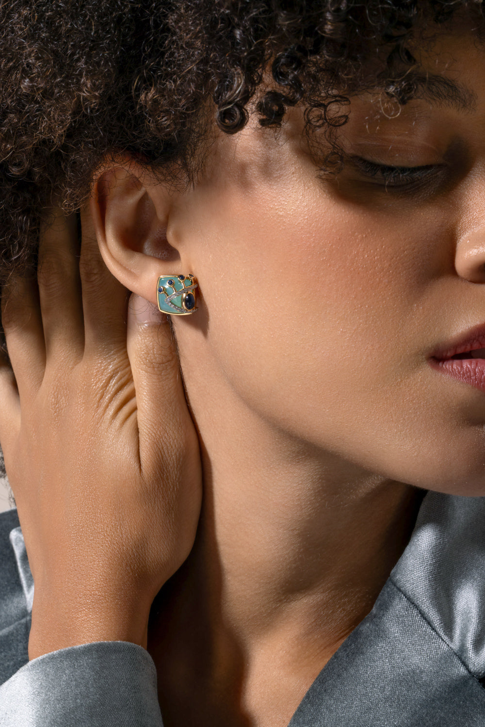 Iolite Sapphire Side Eye Button Earrings