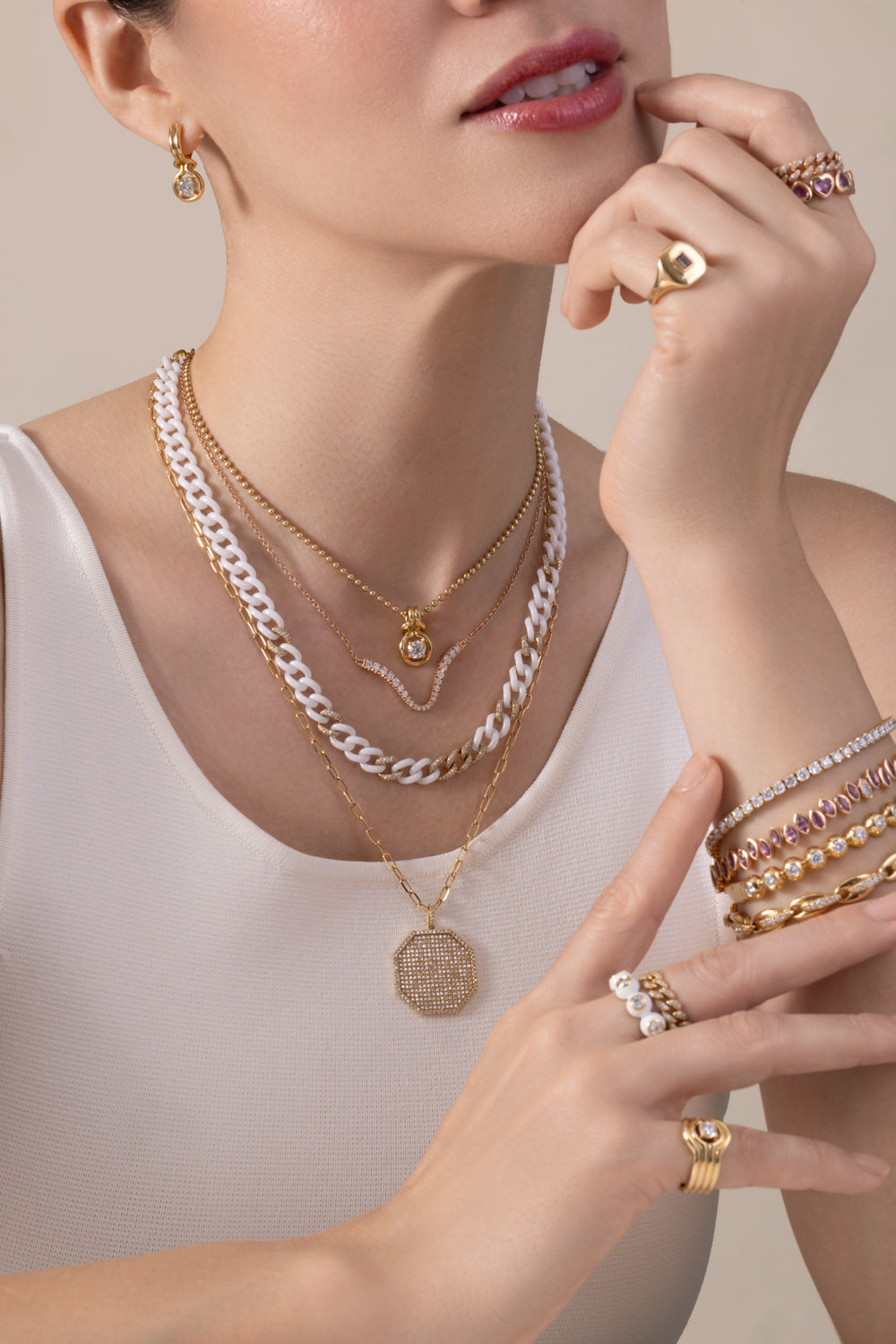 Diamond Clara Curved Pendant Necklace