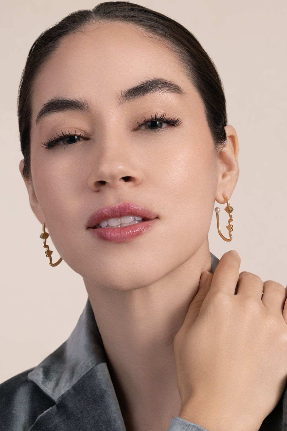 Pearl Sapphire Face Hoop Earrings