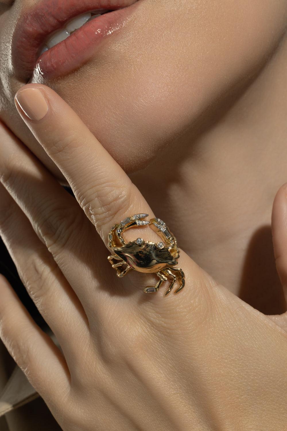 Cancer Zodiac Ring-YELLOW GOLD-7-JEWELRYFINE JEWELRING-BRENT NEALE