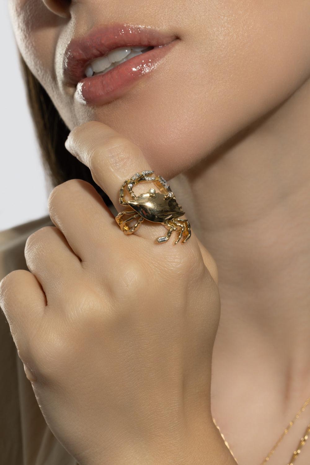 Cancer Zodiac Ring-YELLOW GOLD-7-JEWELRYFINE JEWELRING-BRENT NEALE