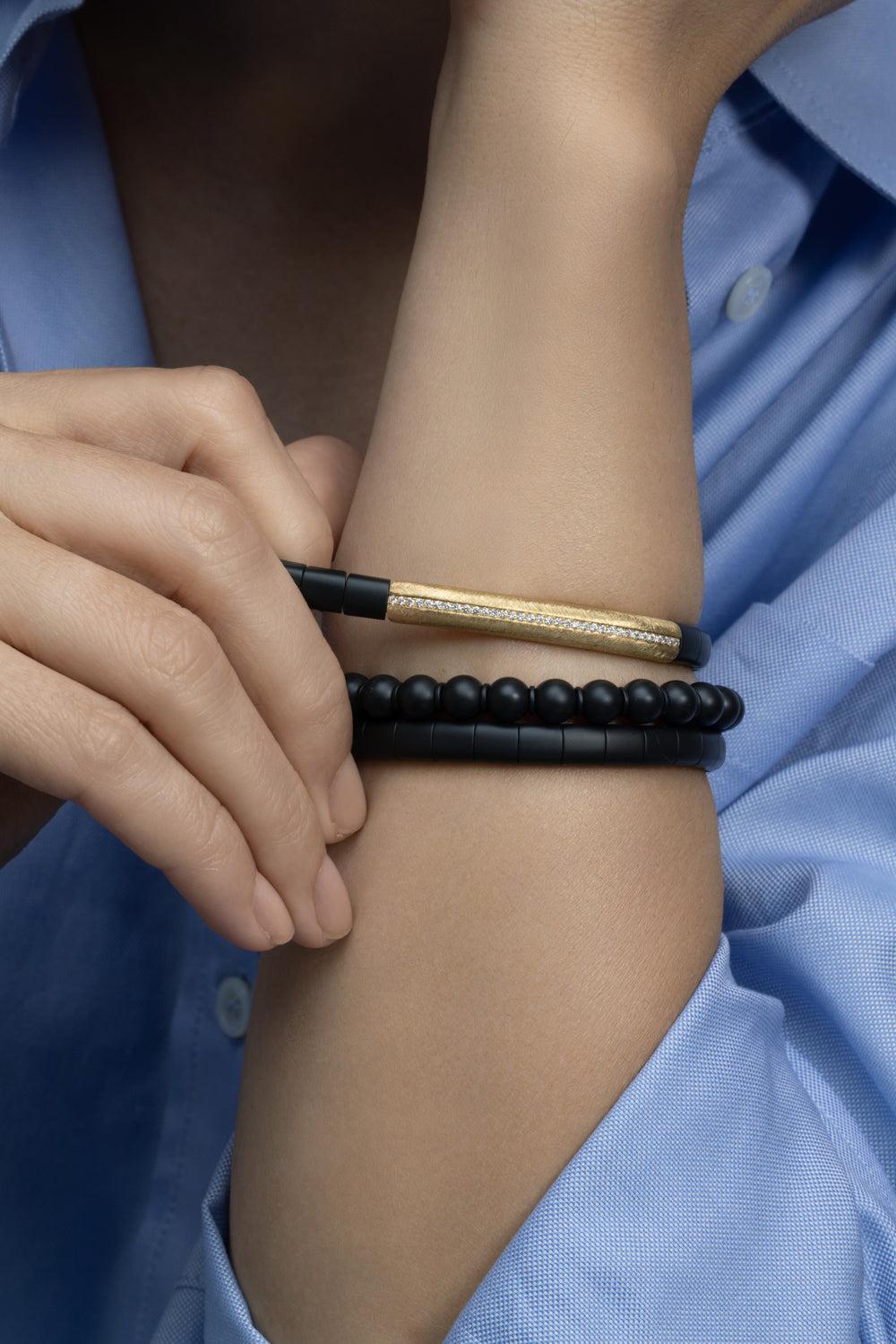 Diamond Bar Black Satin Ceramic Bracelet-YELLOW GOLD-JEWELRYFINE JEWELBRACELET O-ROBERTO DEMEGLIO