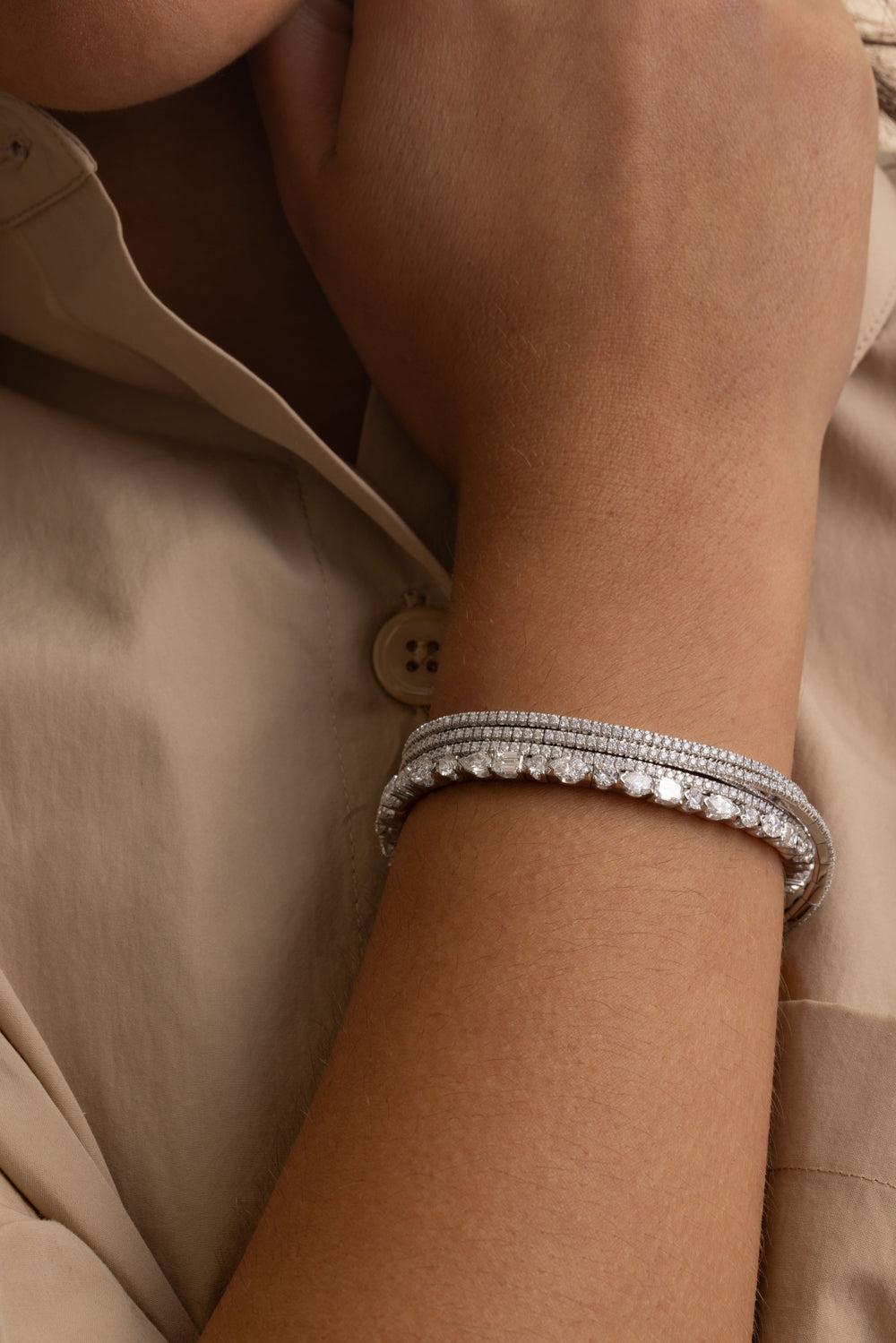 Three Round Diamond Stretch Bracelet-WHITE GOLD-JEWELRYFINE JEWELBRACELET O-ROBERTO DEMEGLIO