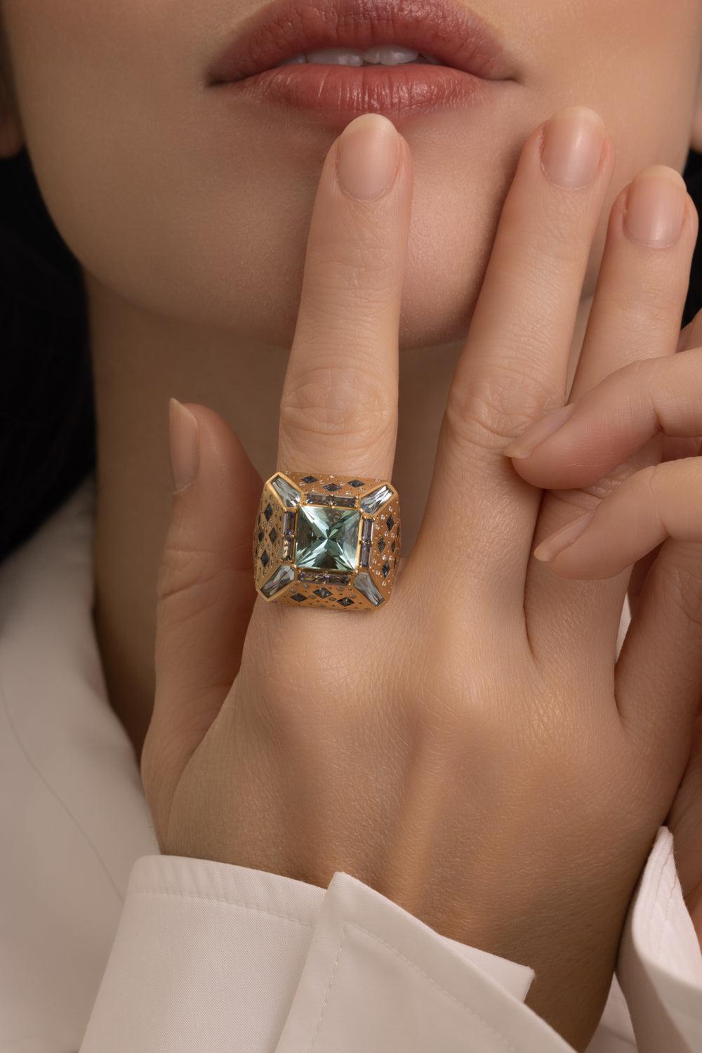 Aquamarine Beryl Atmospheric Dimenson Ring-YELLOW GOLD-7-JEWELRYFINE JEWELRING-MEREDITH YOUNG