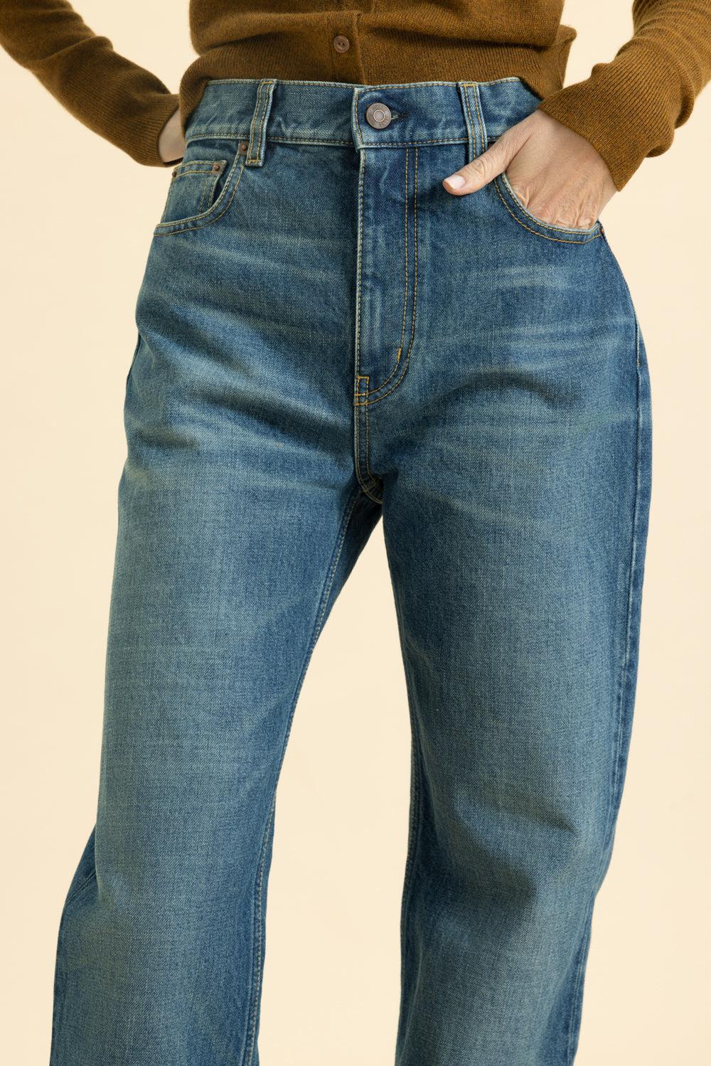 Split Hem Straight Jeans-FADEDIND-26-CLOTHINGPANTDENIM-CHLOÉ