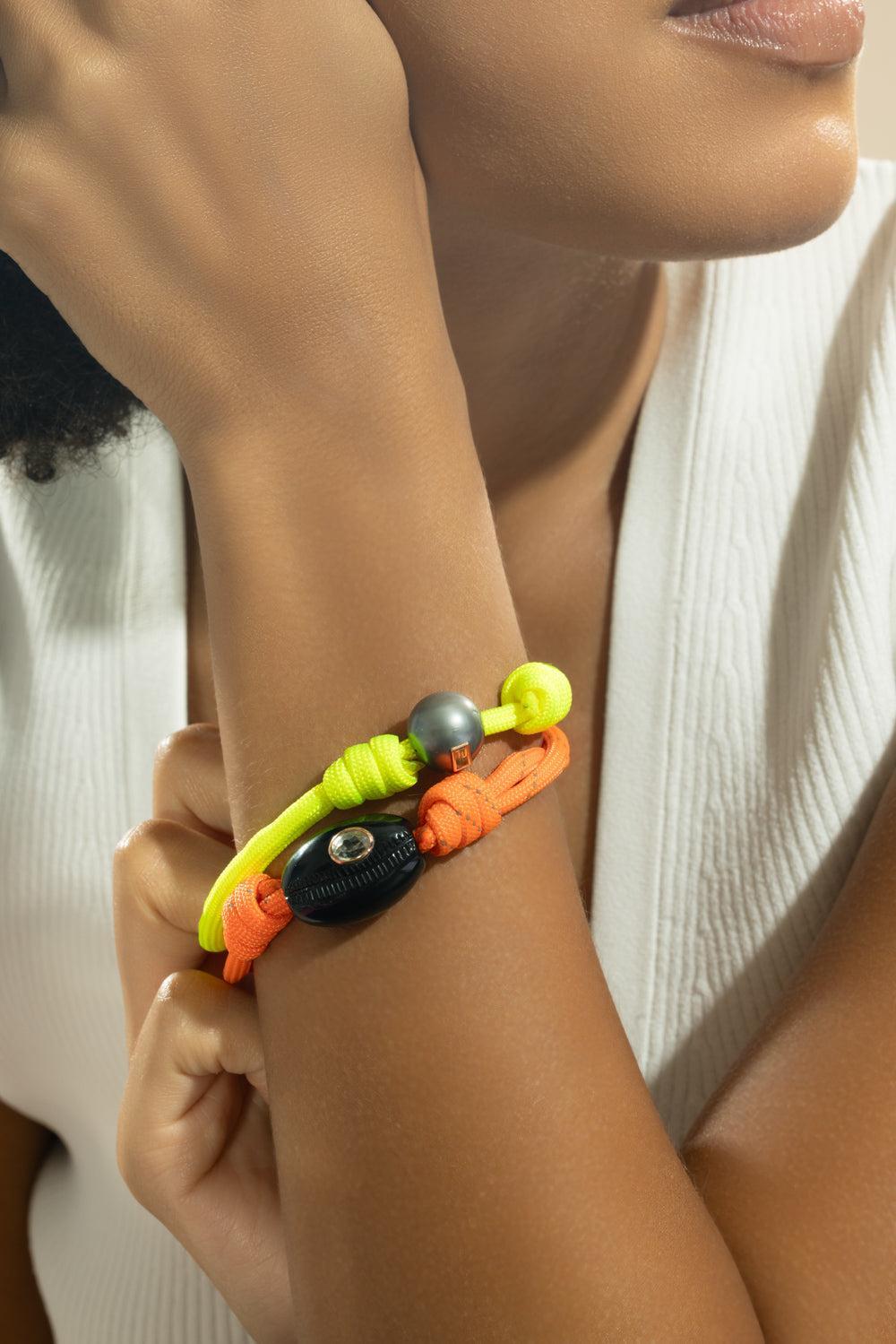 Onyx Sillimanite Classic Cowrie Red Bracelet | DEZSO BY SARA