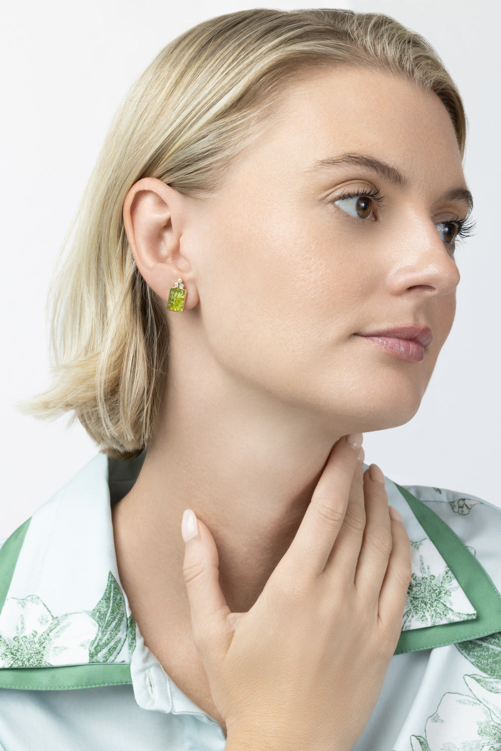 Peridot Diamod Rectangle Carved Earrings-YELLOW GOLD-JEWELRYFINE JEWELEARRING-GAYA JOYAS