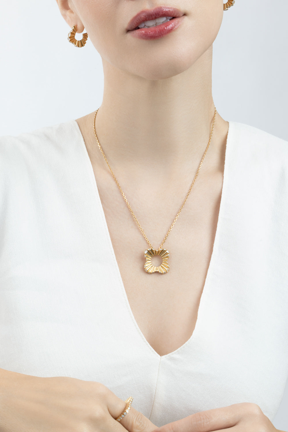 Diamond Serti Clos Pendant Necklace