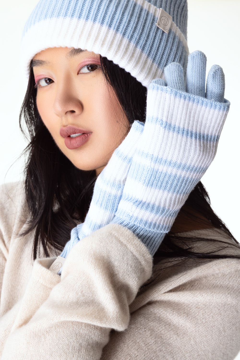 Blake Gloves - Light Blue