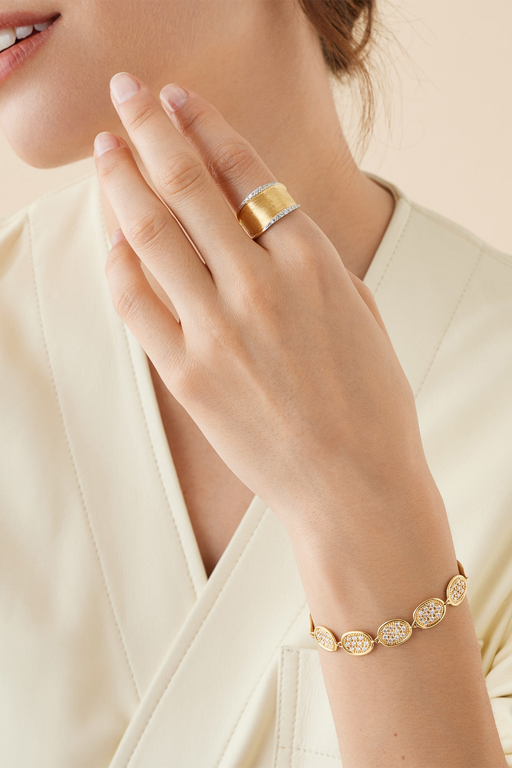 Diamond Lunaria Border Band Ring