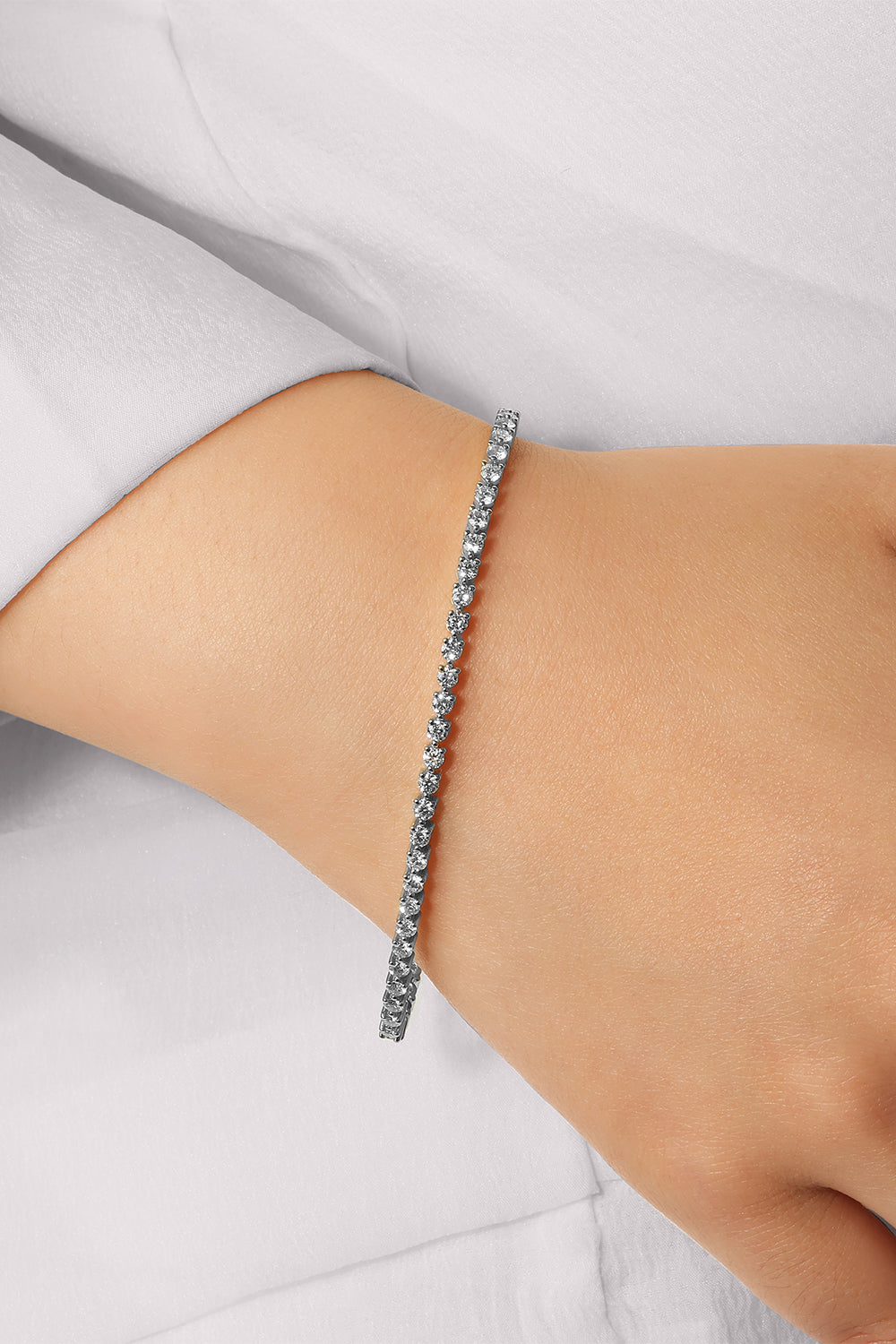 Lab-Grown Diamond Tennis Bracelet - 8ct - White Gold