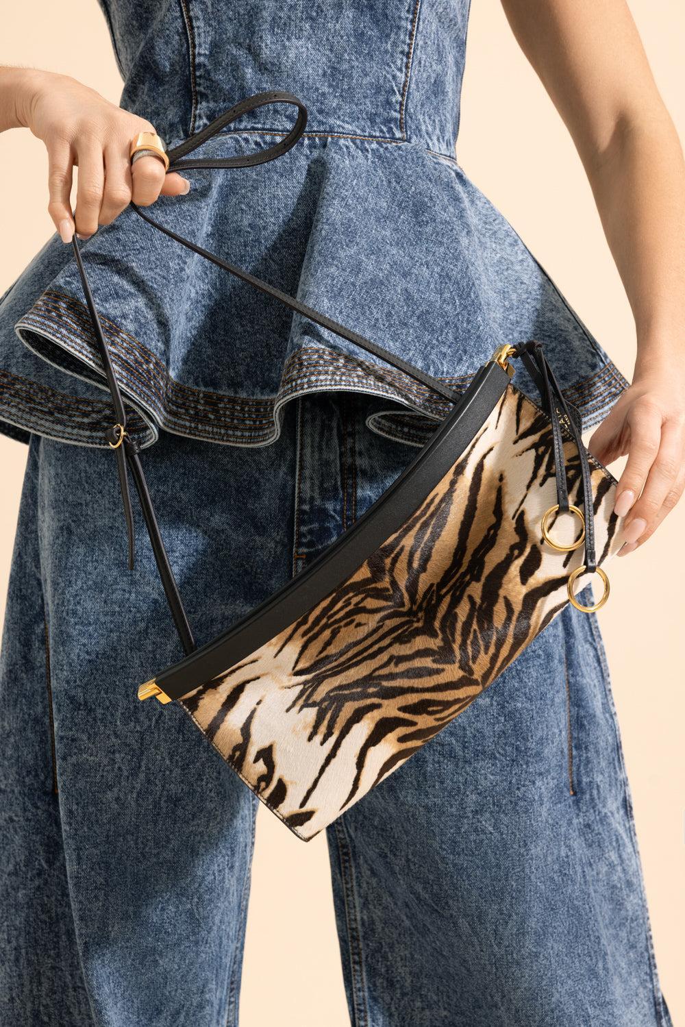 Le Click East West Medium Bag - Natural-NATUREL-HANDBAGTOP HANDLE-ALAÏA