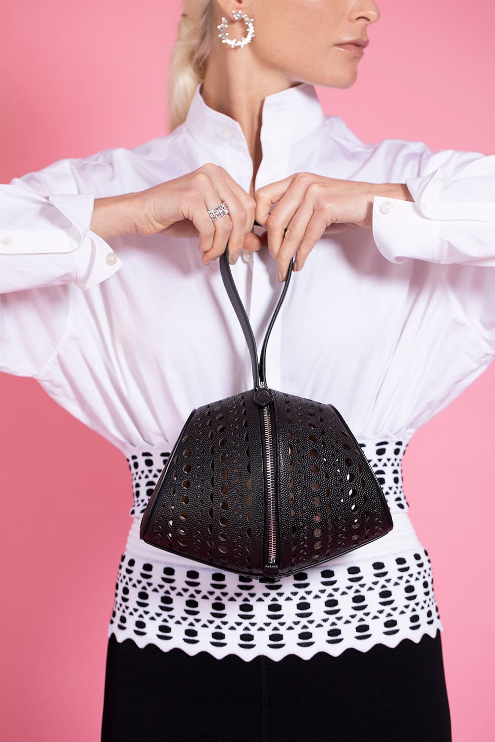 ALAÏA-Micro Grain Shape Bag-NOIR