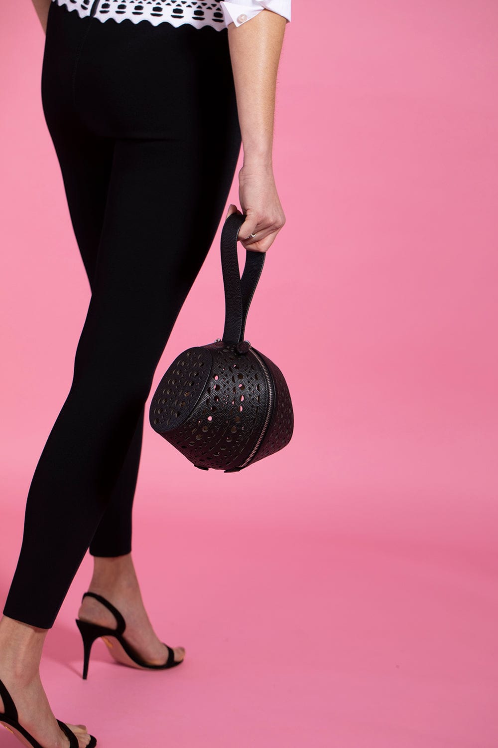 ALAÏA-Micro Grain Shape Bag-NOIR