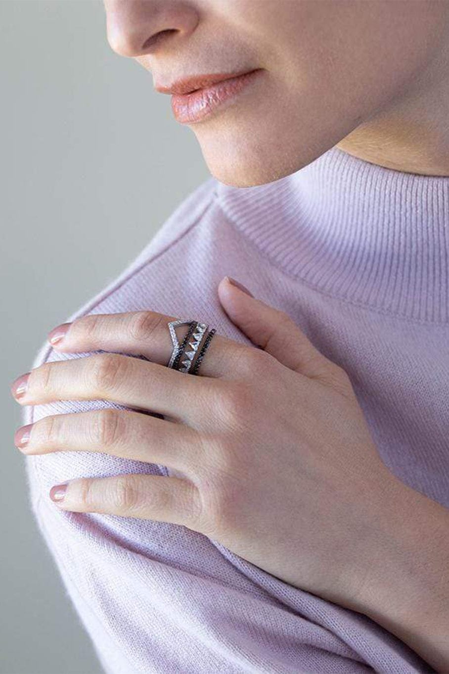 ALESSA JEWELRY-Spear Black and White Diamond Ring-WHITE GOLD