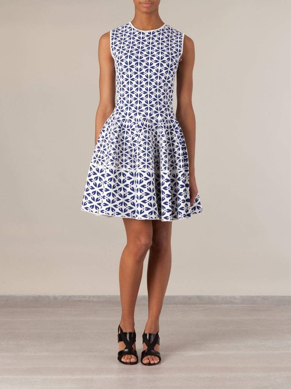 ALEXANDER MCQUEEN-Embossed Flower Dress-