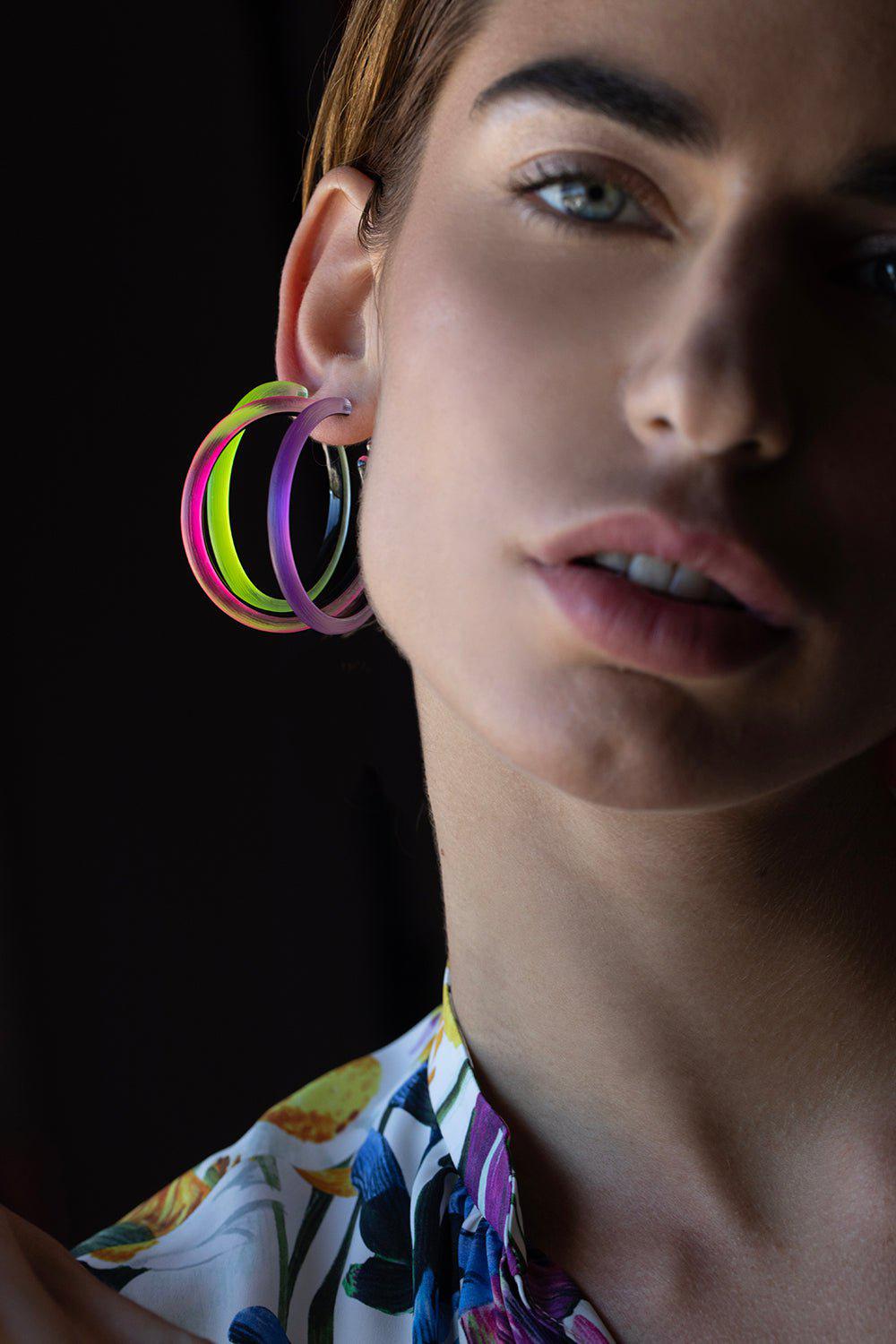 ALEXIS BITTAR-Skinny Lucite Hoop Earrings - Pink-NEONPINK