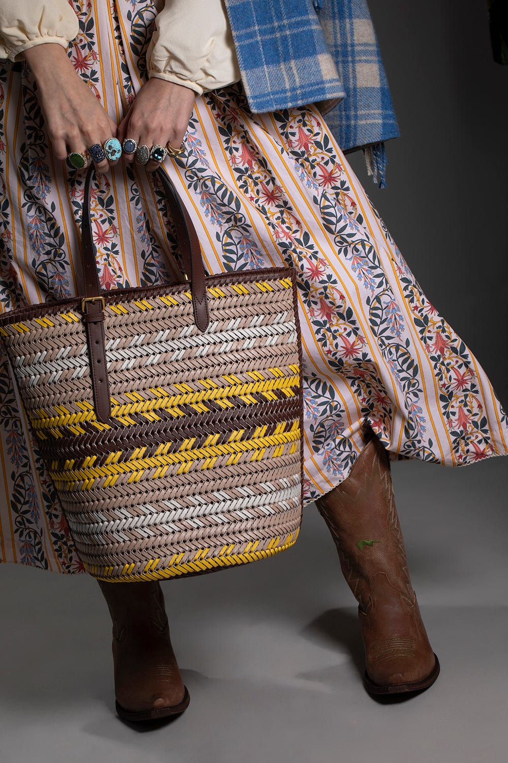 ANYA HINDMARCH-Neeson Cylinder Zig Zag Tote - Mahogany-MAHOGANY