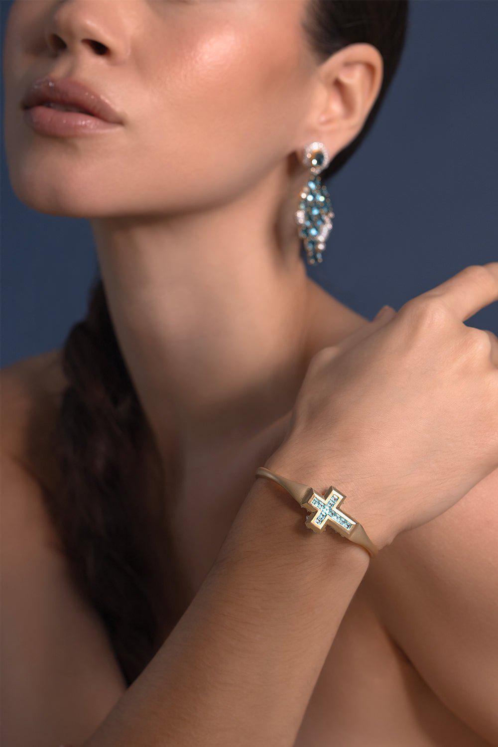 ARUNASHI-Paraiba Cross Bracelet-YELLOW GOLD