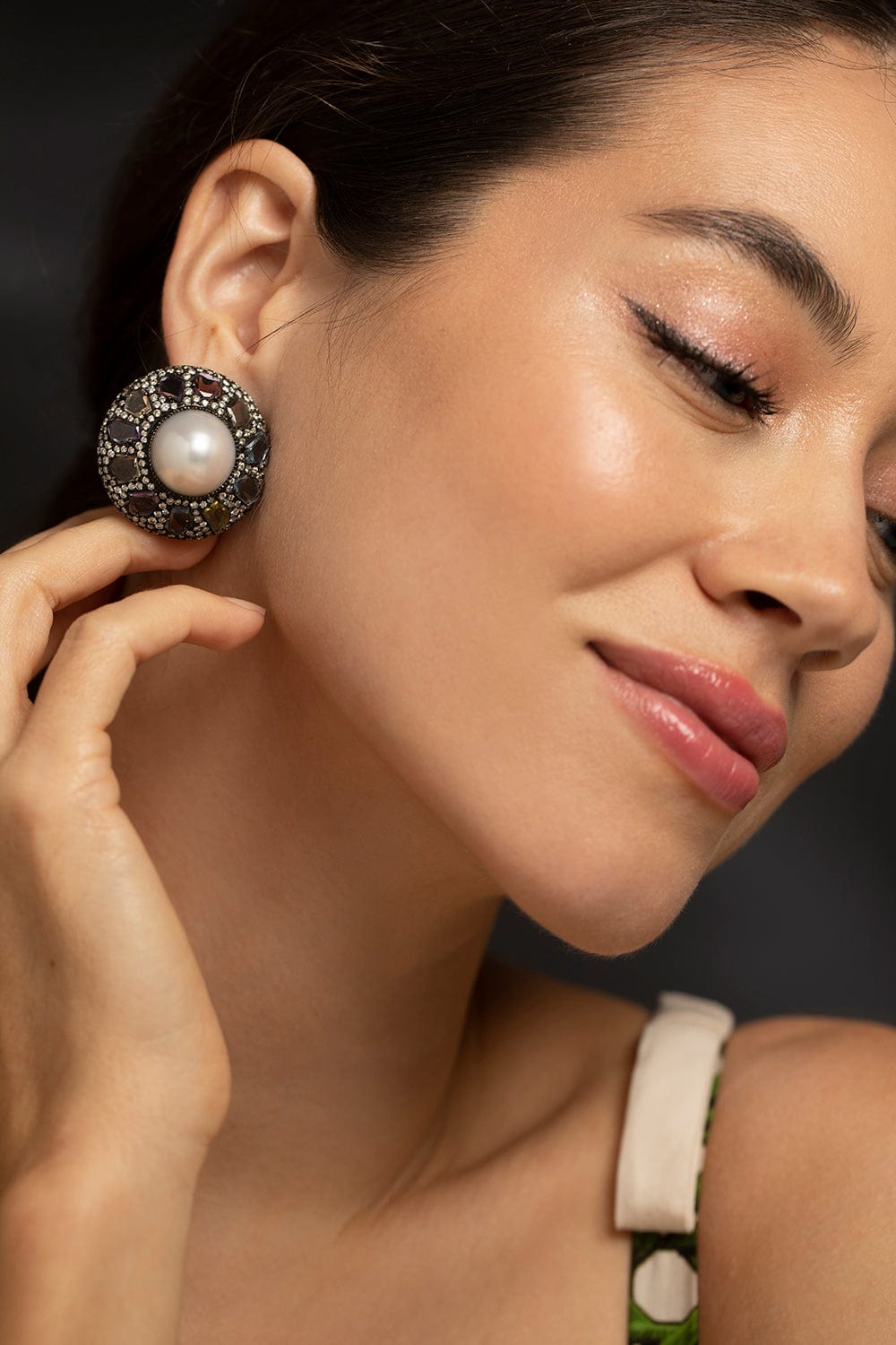 ARUNASHI-Pearl and Sapphire Earrings-BLACK GOLD