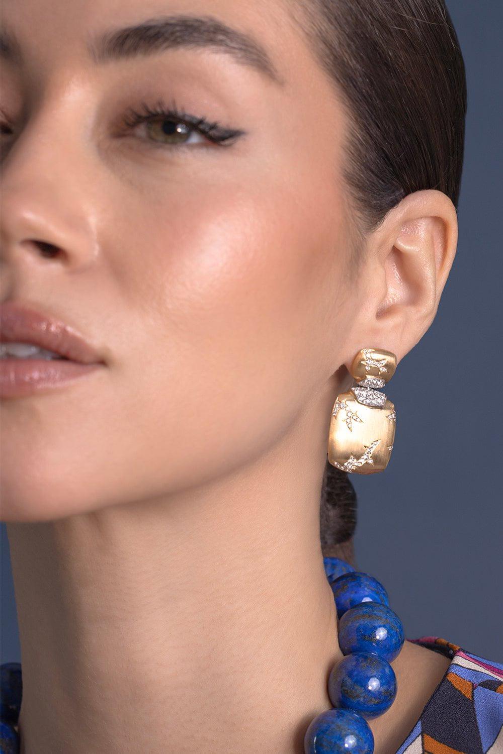ARUNASHI-Lightening In A Square Earrings-YELLOW GOLD