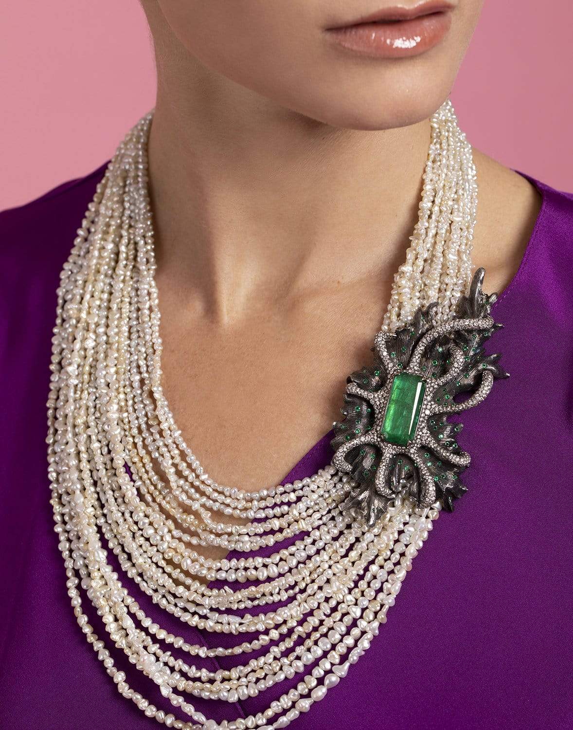 ARUNASHI-Pearl Strand Emerald Necklace-BLACK GOLD