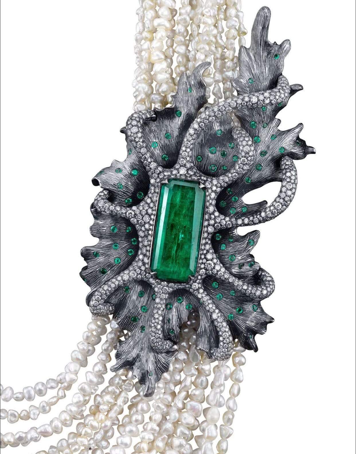 ARUNASHI-Pearl Strand Emerald Necklace-BLACK GOLD