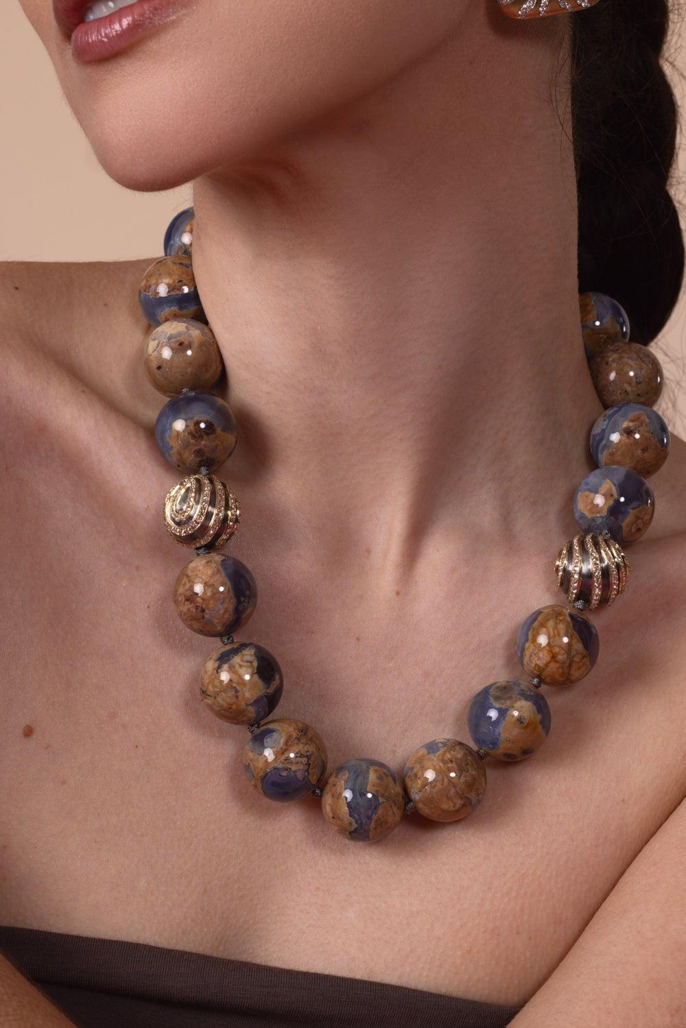 ARUNASHI-Chalcedony Necklace-YELLOW GOLD