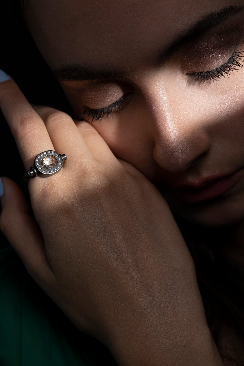ARUNASHI-Diamond Flip Ring-BLACK GOLD