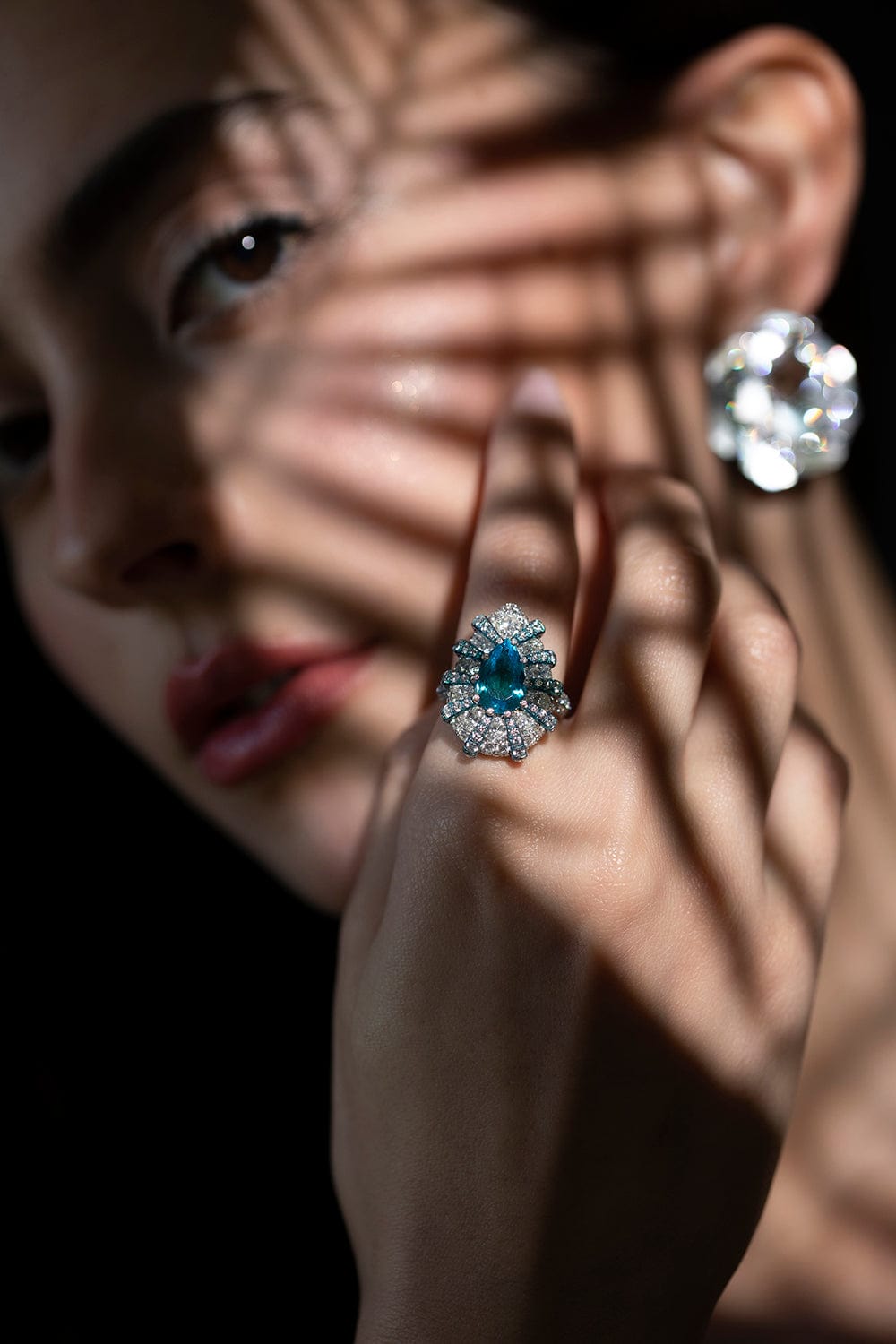 ARUNASHI-Paraiba and Diamond Ring-WHITE GOLD