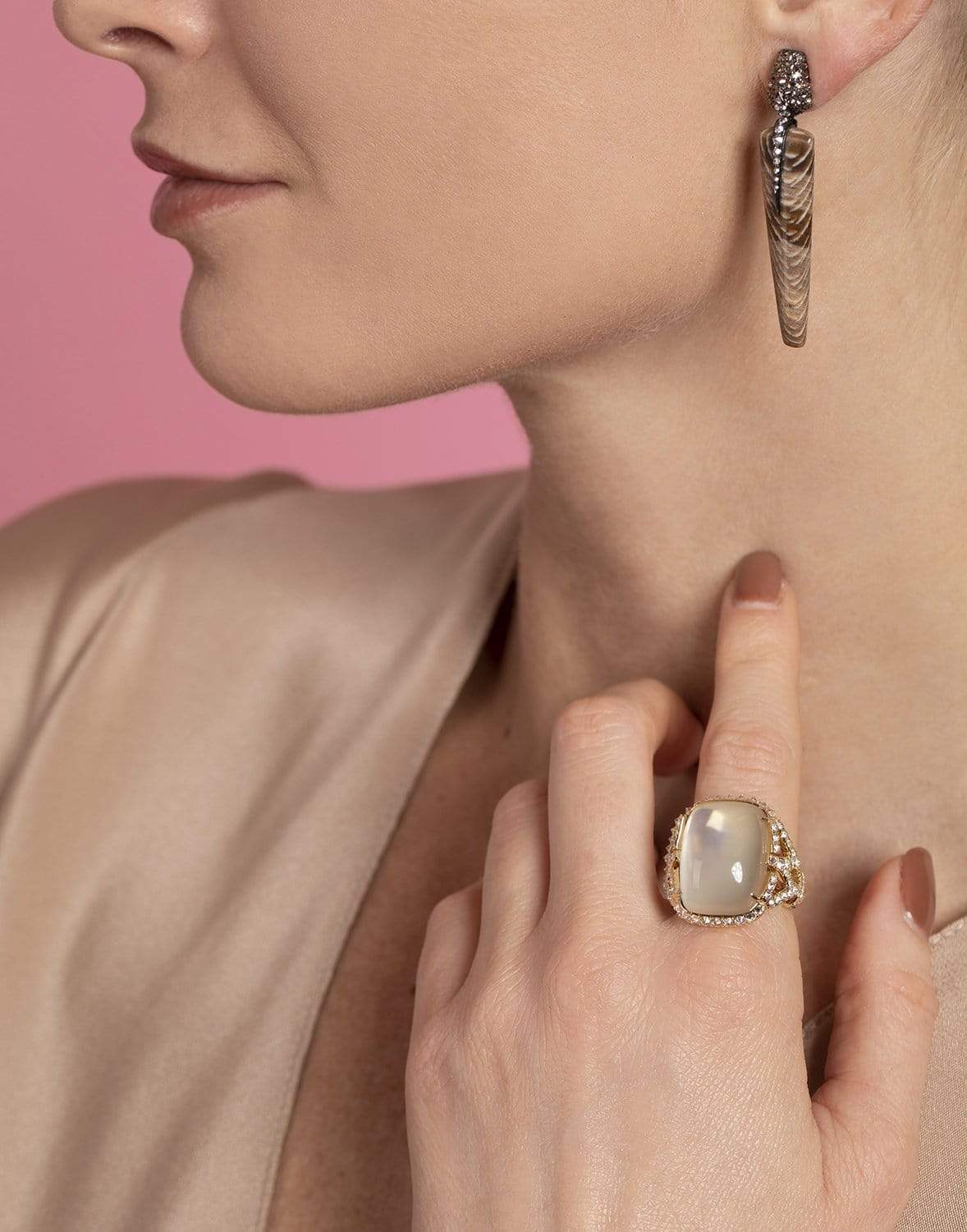 ARUNASHI-Golden Moonstone Ring-YELLOW GOLD