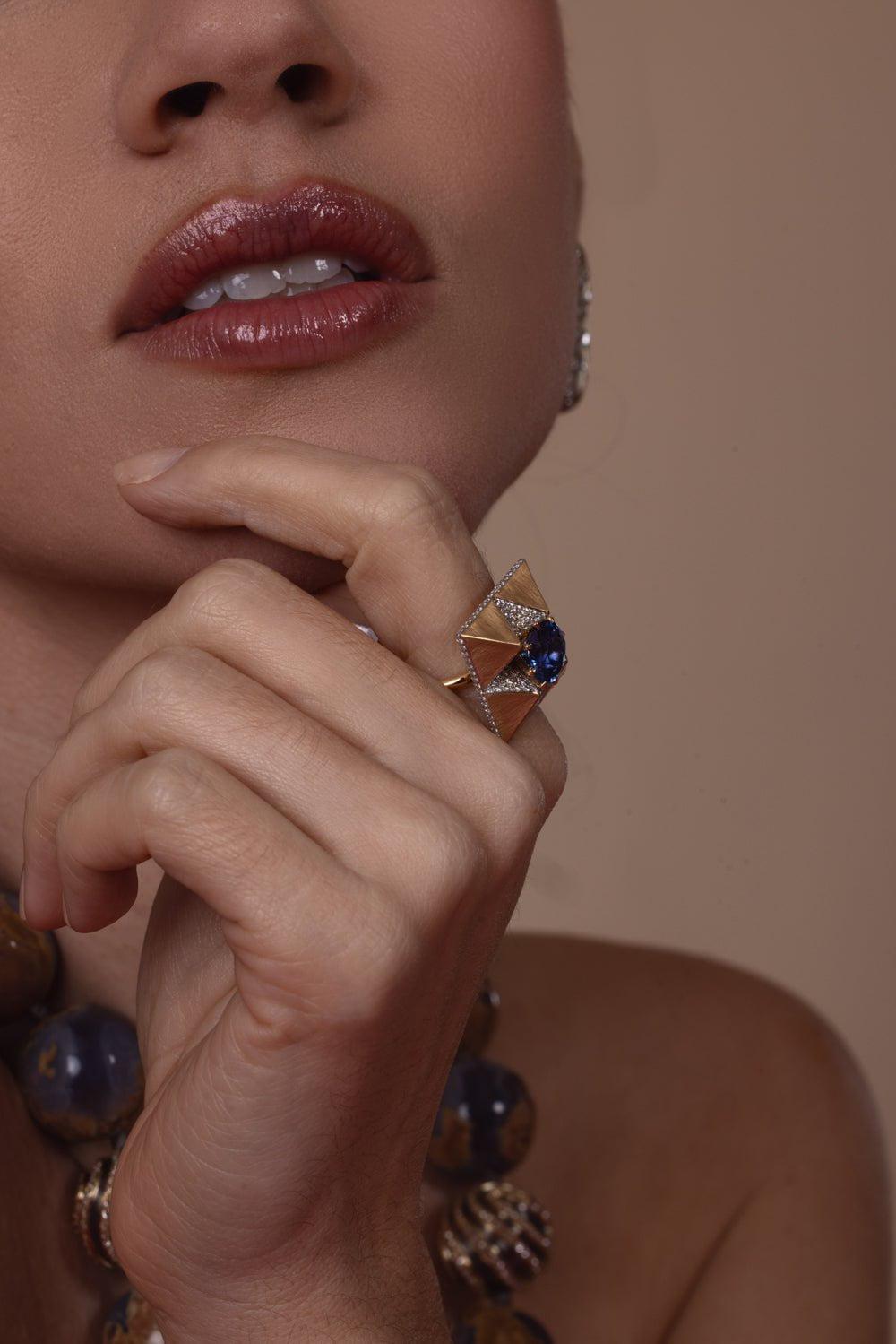 ARUNASHI-The Sapphire Fortune Teller Origami Ring-YELLOW GOLD