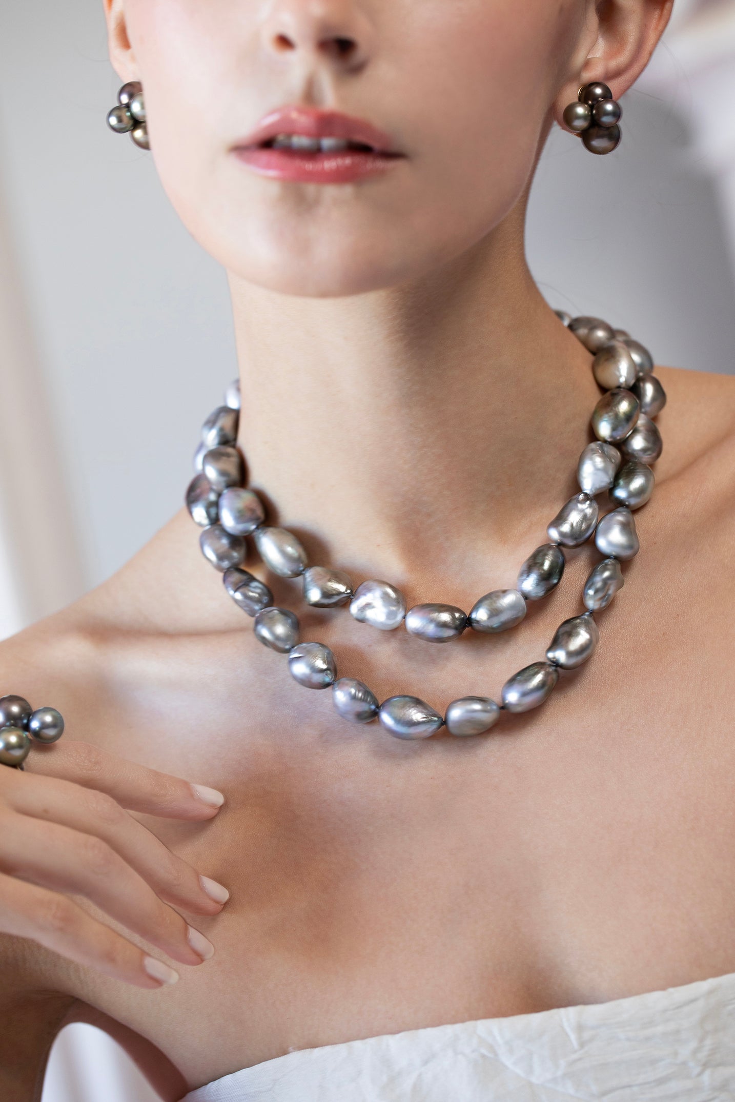 ASSAEL-Baroque Tahitian Pearl necklace-WHITE GOLD