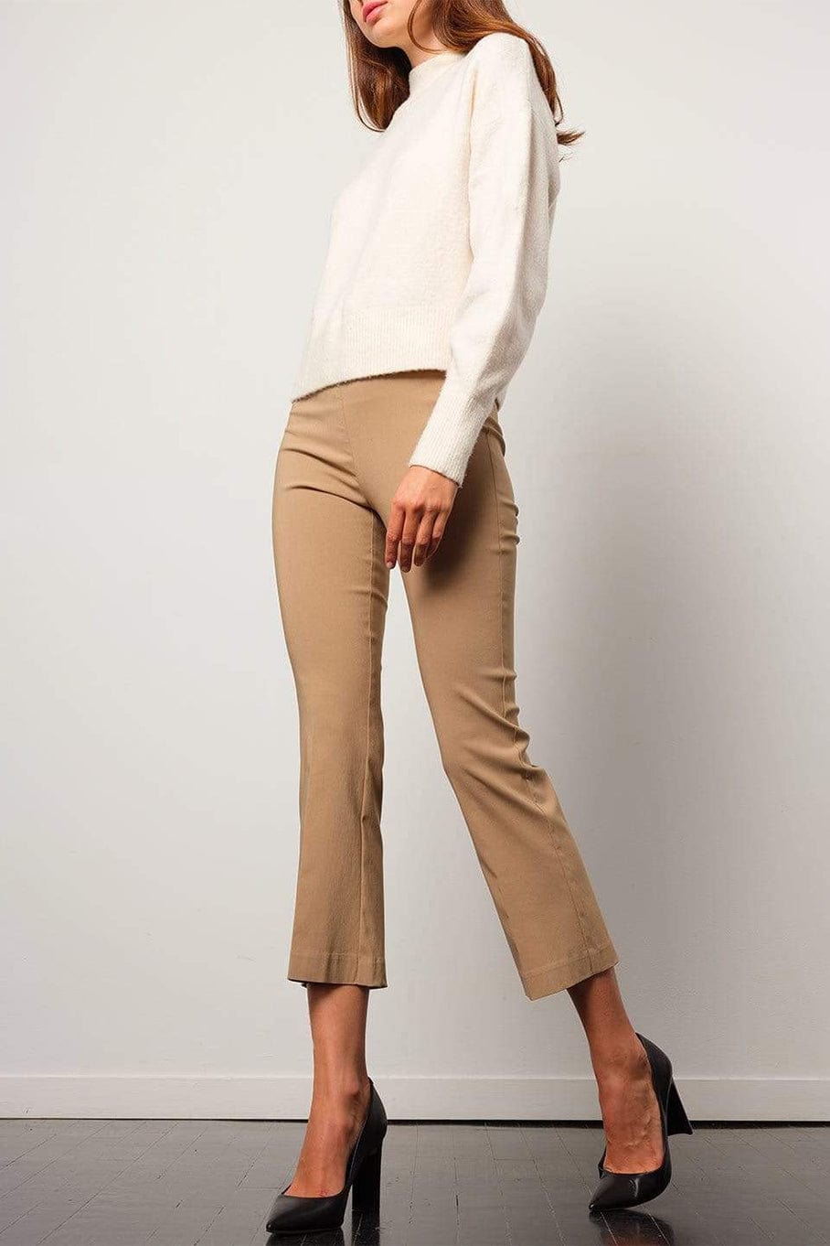 AVENUE MONTAIGNE-Leo Crop Flare Pant - Camel-